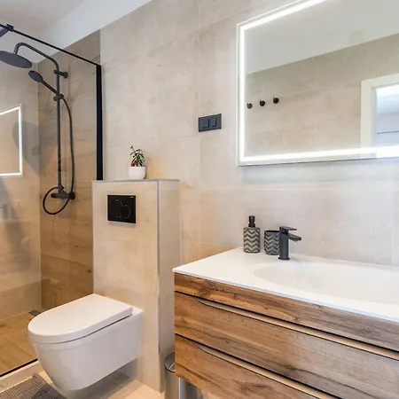 Viskovic Apartment Hvar Town