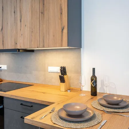Viskovic Apartment Hvar Town