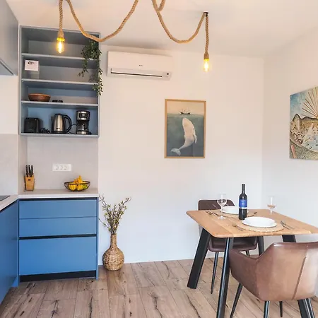 Viskovic * Hvar Town