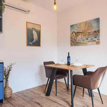 Viskovic * Hvar Town