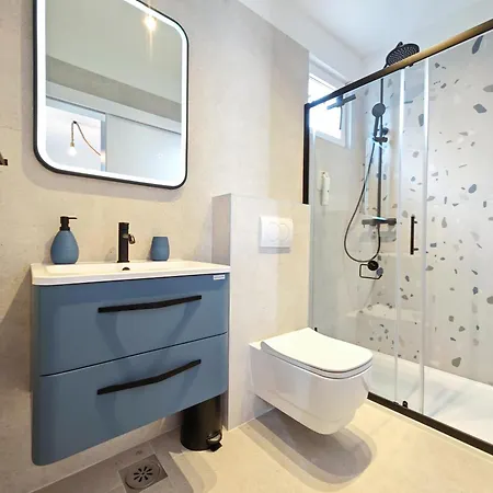 Viskovic * Hvar Town